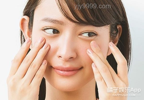 水光感妆容与传统妆容对比分析
